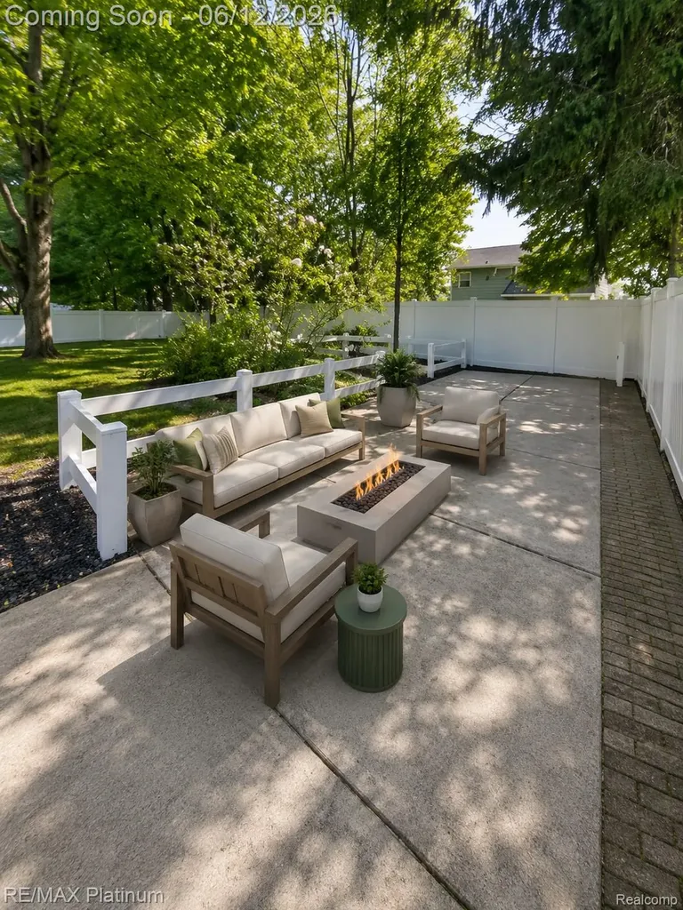 318 N 5th Street Brighton City MI 48116