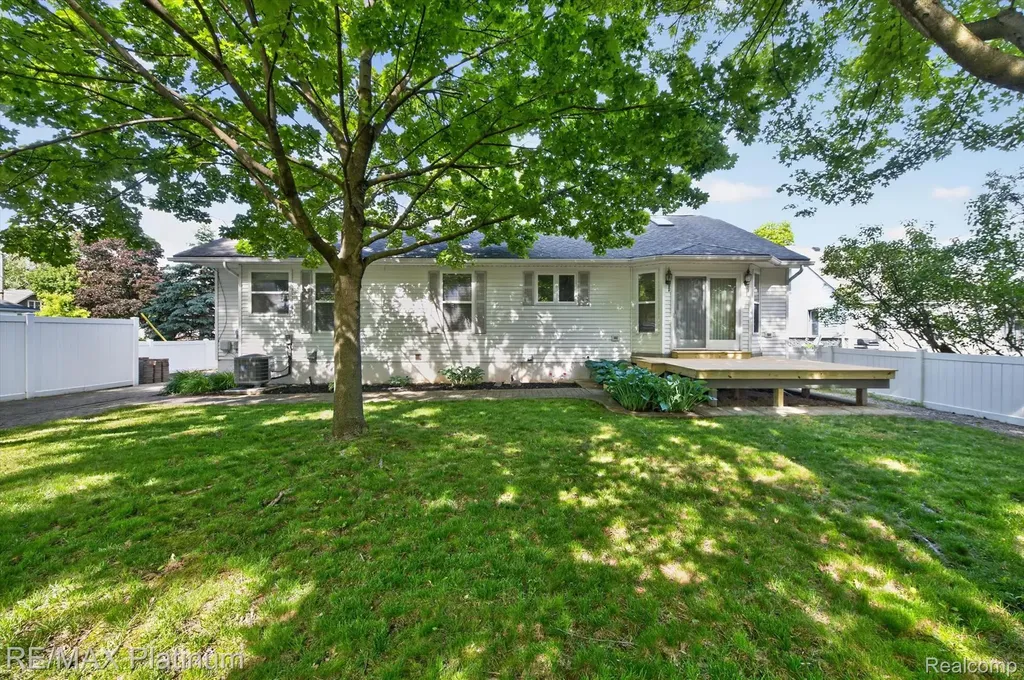 318 N 5th Street Brighton City MI 48116
