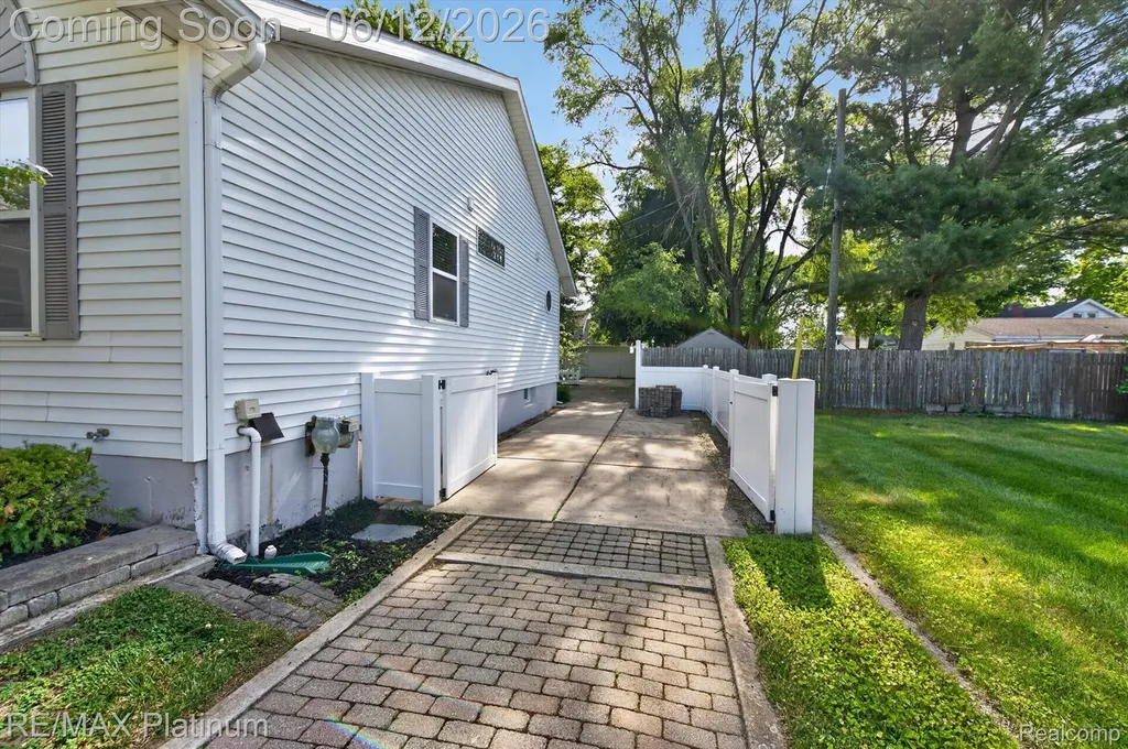 318 N 5th Street Brighton City MI 48116