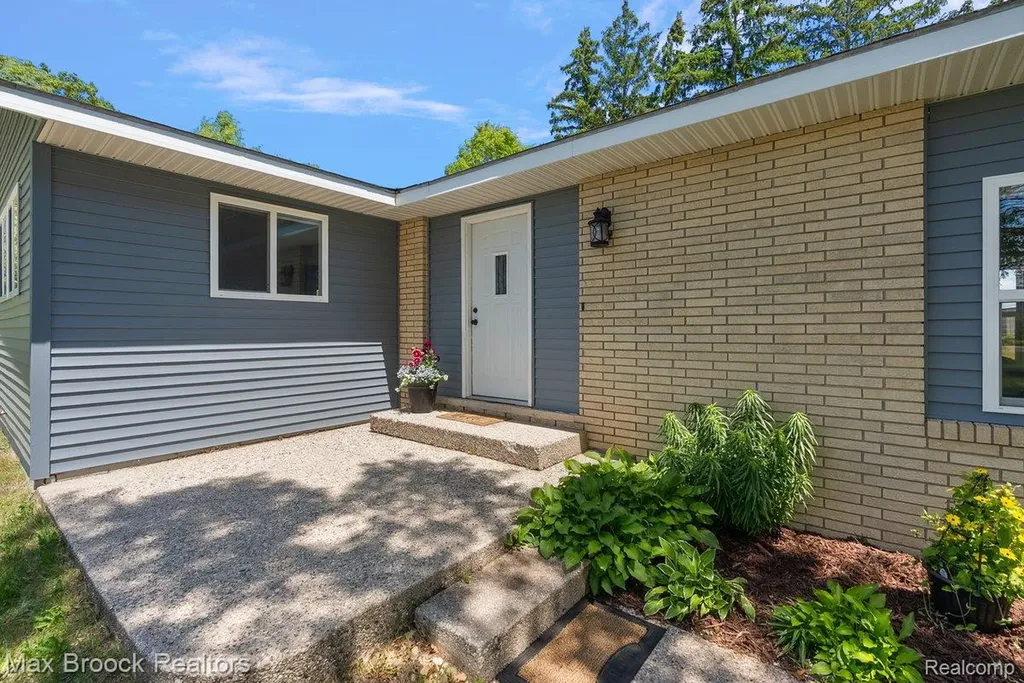 8580 Silver Creek Road Whitehall Township MI 49461