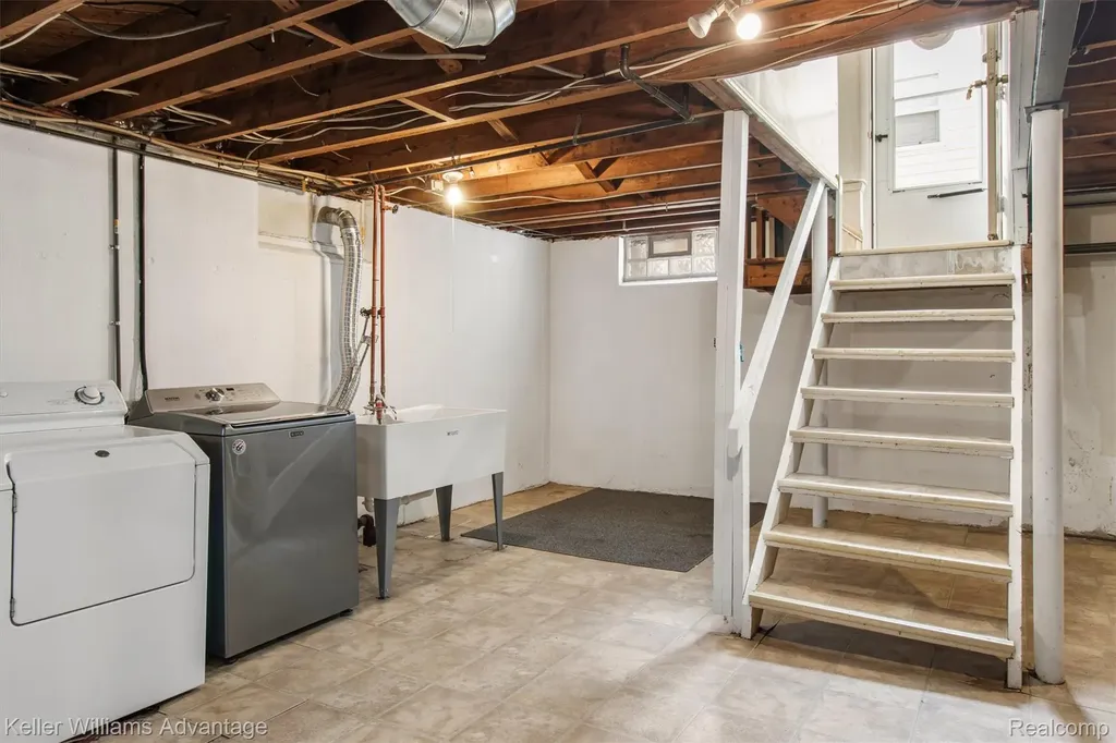 617 S Edgeworth Avenue Royal Oak City MI 48067