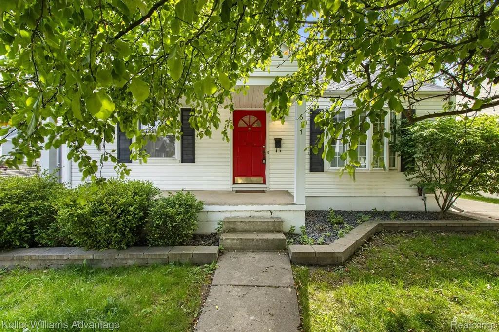 617 S Edgeworth Avenue Royal Oak City MI 48067