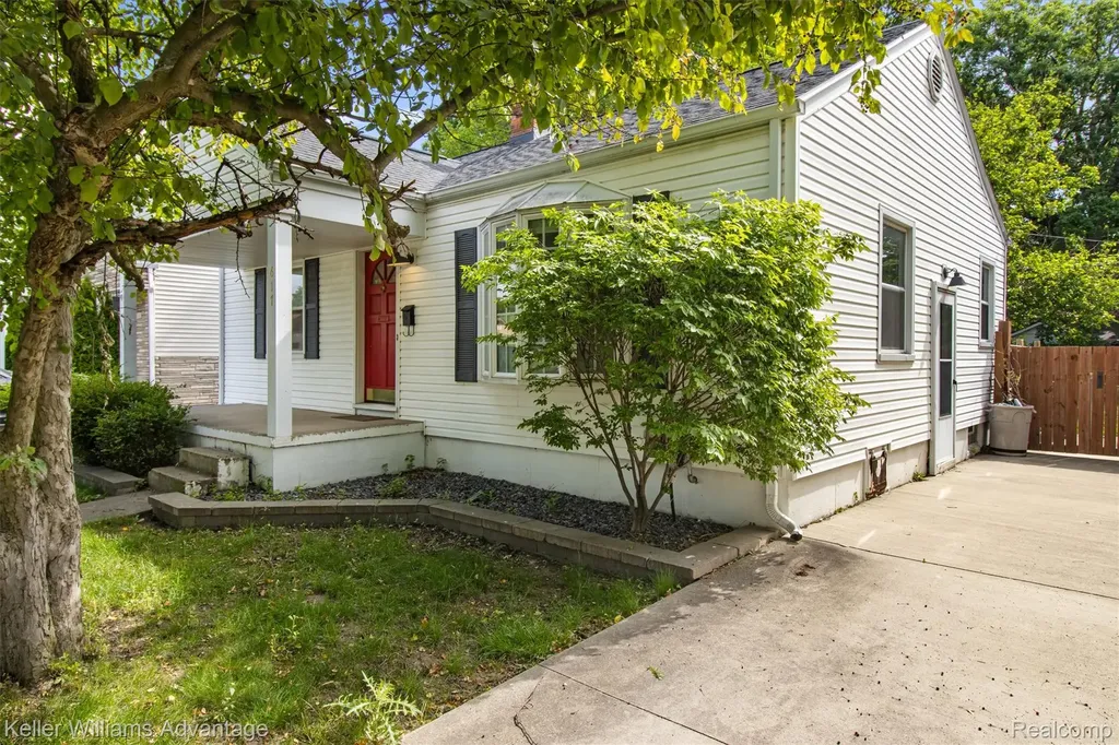 617 S Edgeworth Avenue Royal Oak City MI 48067