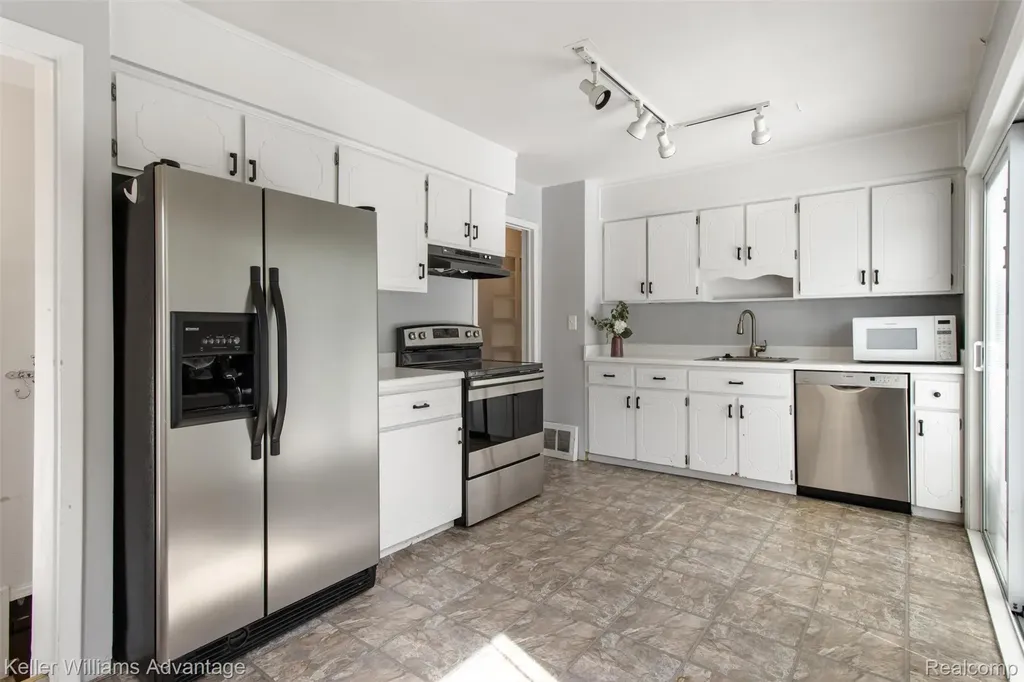 617 S Edgeworth Avenue Royal Oak City MI 48067