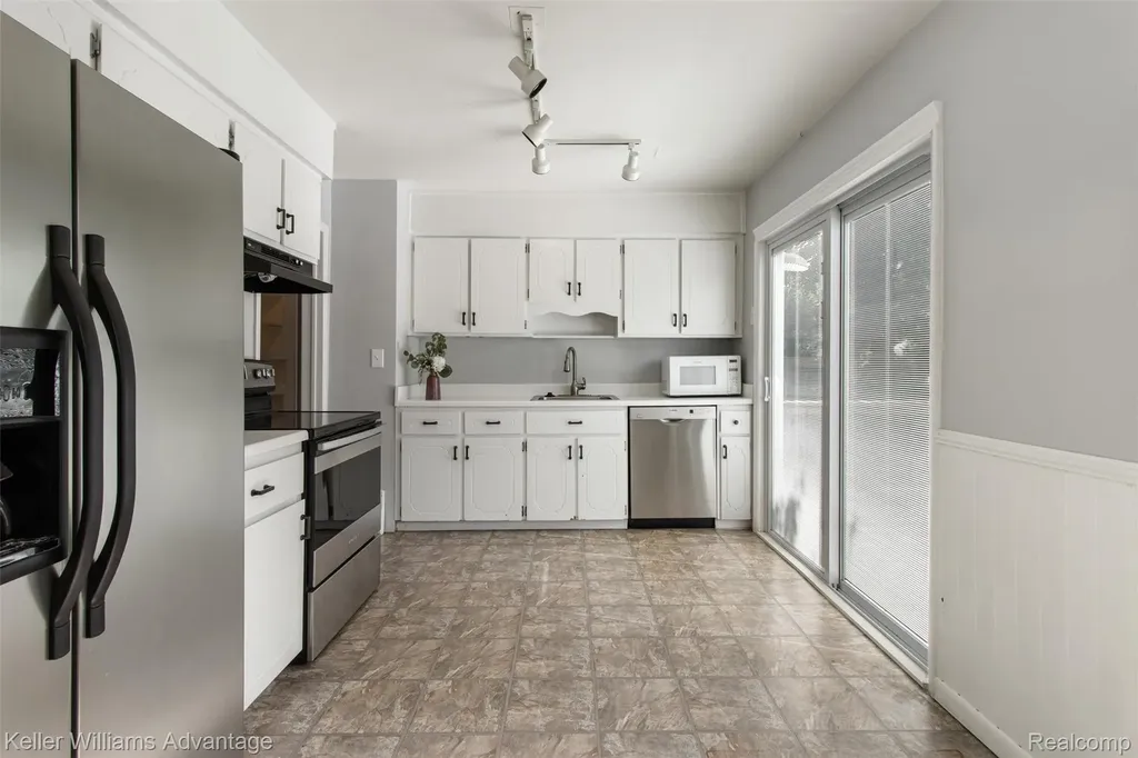 617 S Edgeworth Avenue Royal Oak City MI 48067