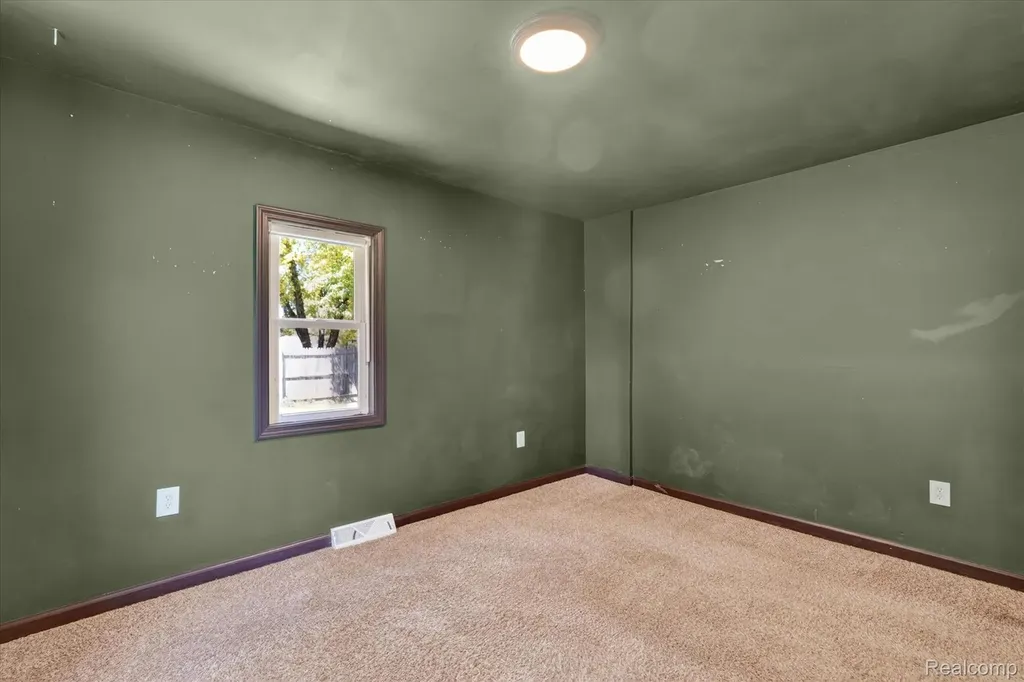 1060 W Williamson Avenue Flint Charter Township MI 48507