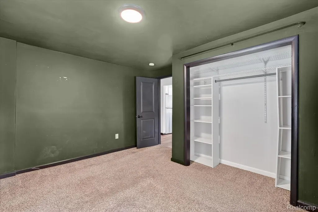 1060 W Williamson Avenue Flint Charter Township MI 48507