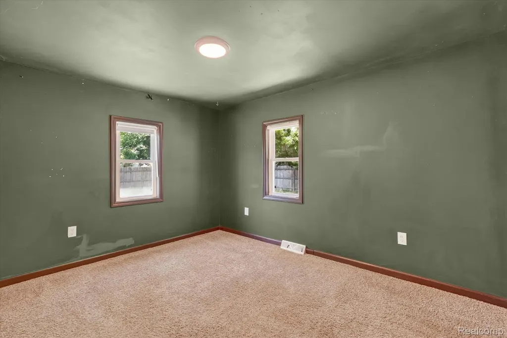 1060 W Williamson Avenue Flint Charter Township MI 48507