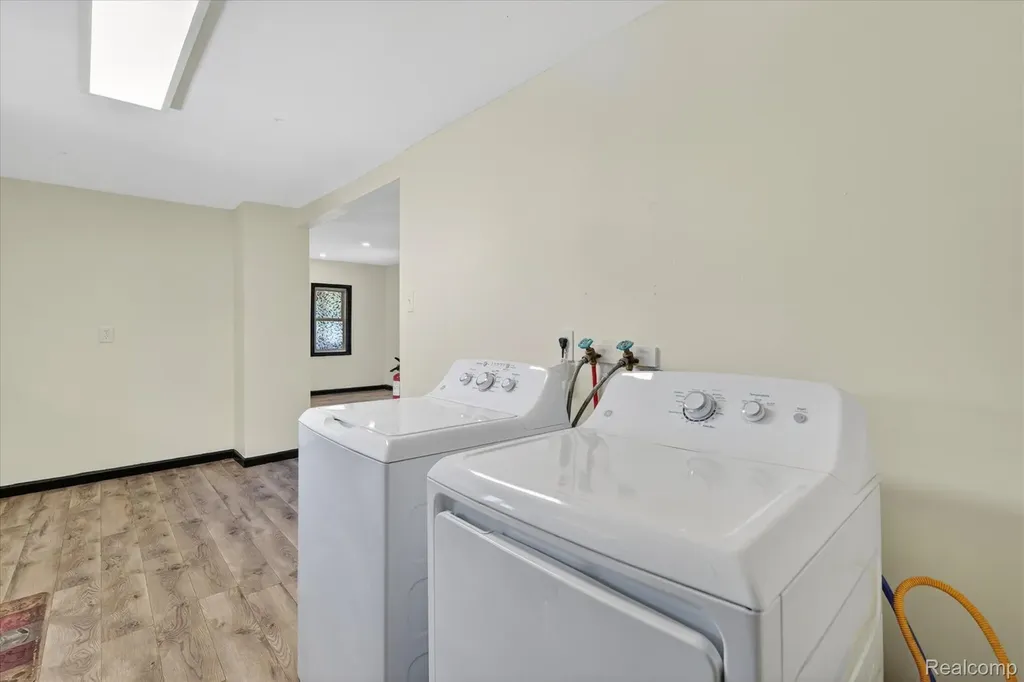 1060 W Williamson Avenue Flint Charter Township MI 48507
