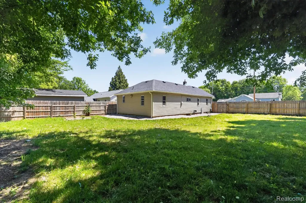 1060 W Williamson Avenue Flint Charter Township MI 48507