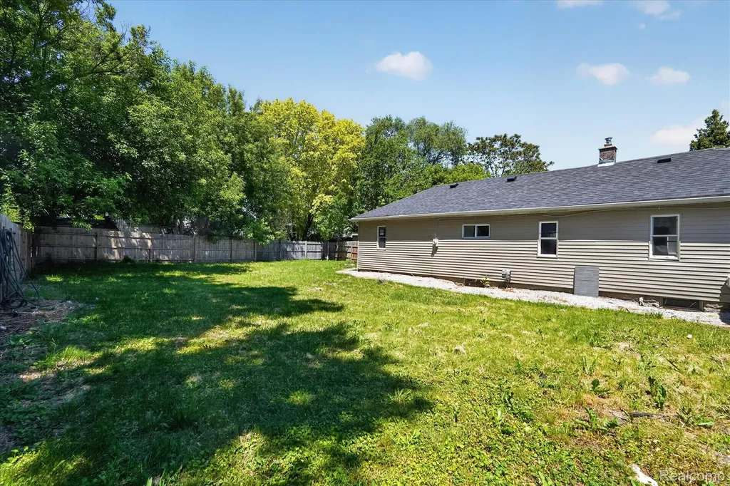 1060 W Williamson Avenue Flint Charter Township MI 48507