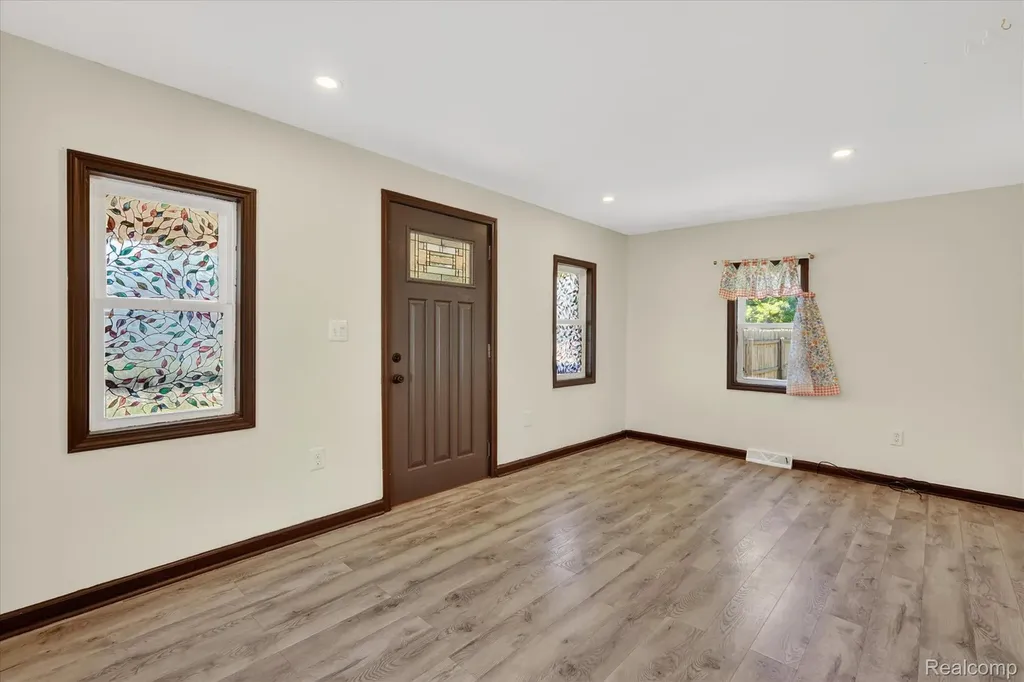 1060 W Williamson Avenue Flint Charter Township MI 48507