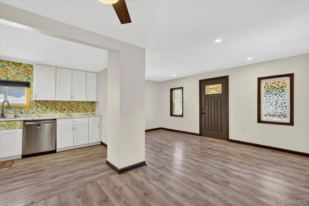 1060 W Williamson Avenue Flint Charter Township MI 48507