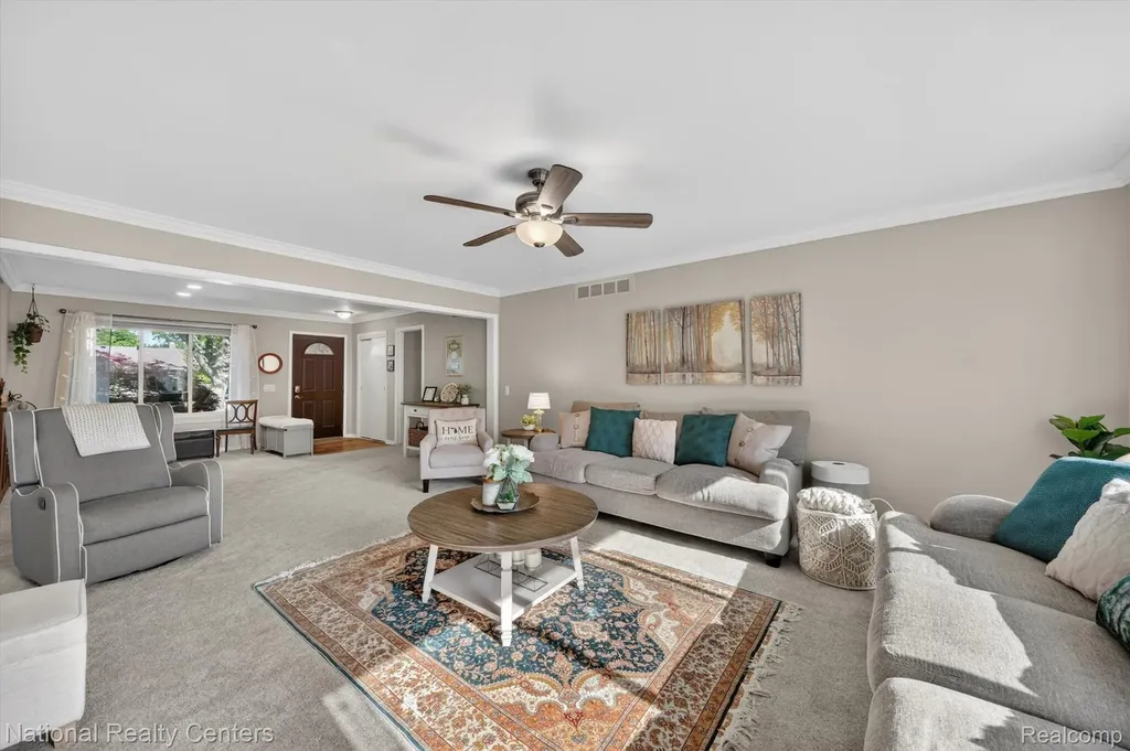 5069 Prentis Drive Troy City MI 48085