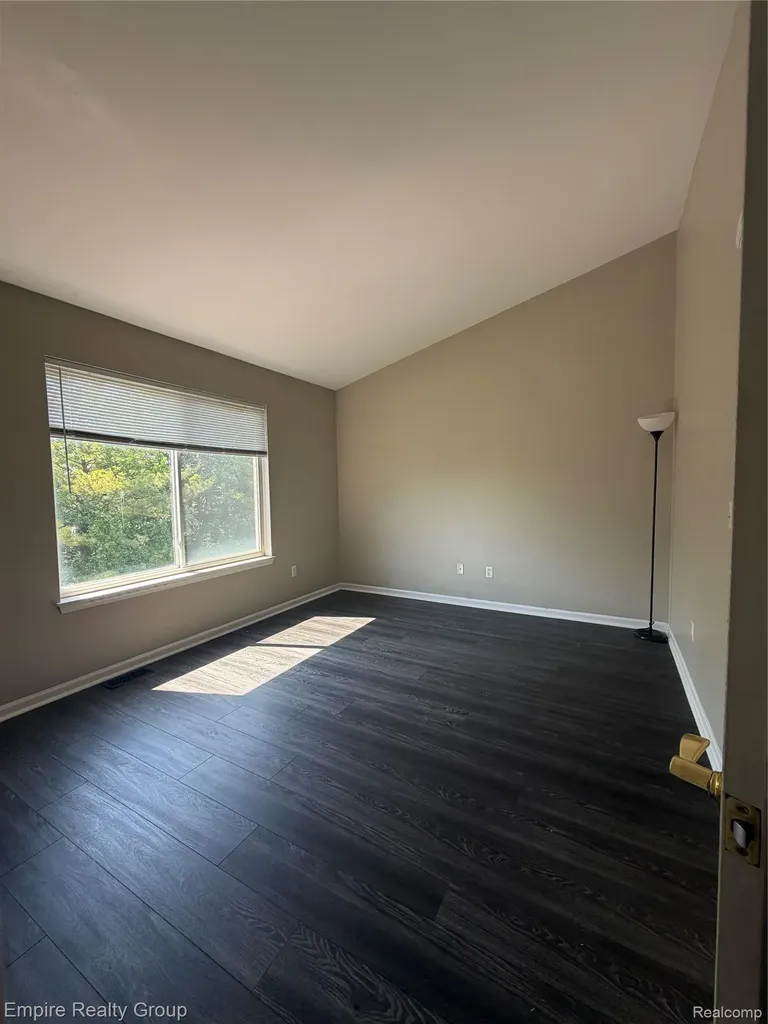 590 Thornhill Court Belleville City MI 48111