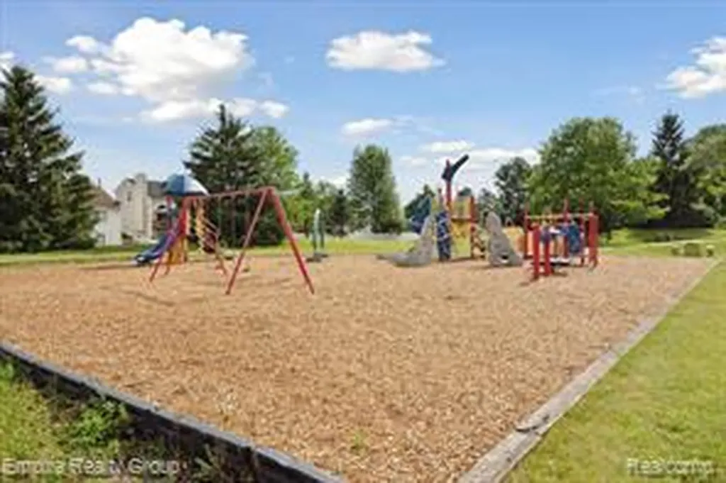 590 Thornhill Court Belleville City MI 48111