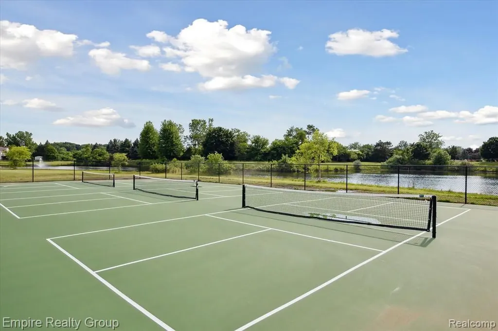 590 Thornhill Court Belleville City MI 48111