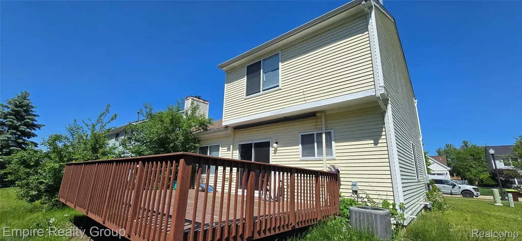 590 Thornhill Court Belleville City MI 48111