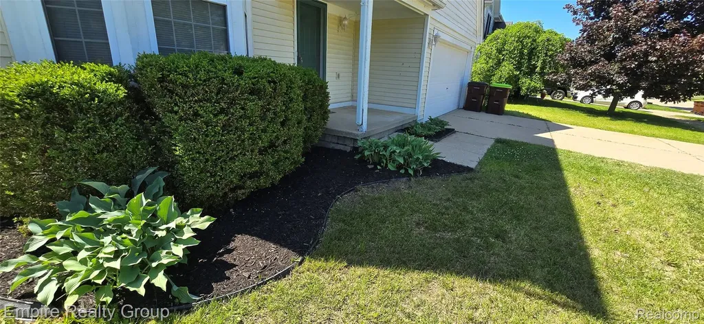 590 Thornhill Court Belleville City MI 48111