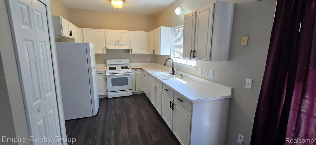 590 Thornhill Court Belleville City MI 48111