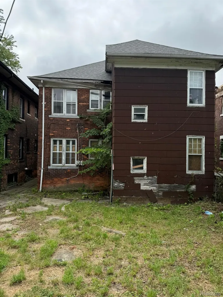 2052 Clairmount Street Detroit City MI 48206