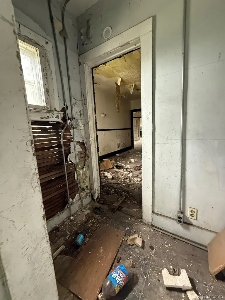 2052 Clairmount Street Detroit City MI 48206