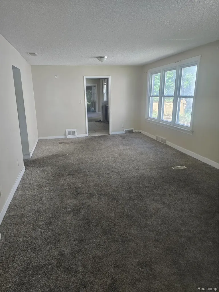 4128 Huron Dearborn Heights City MI 48125