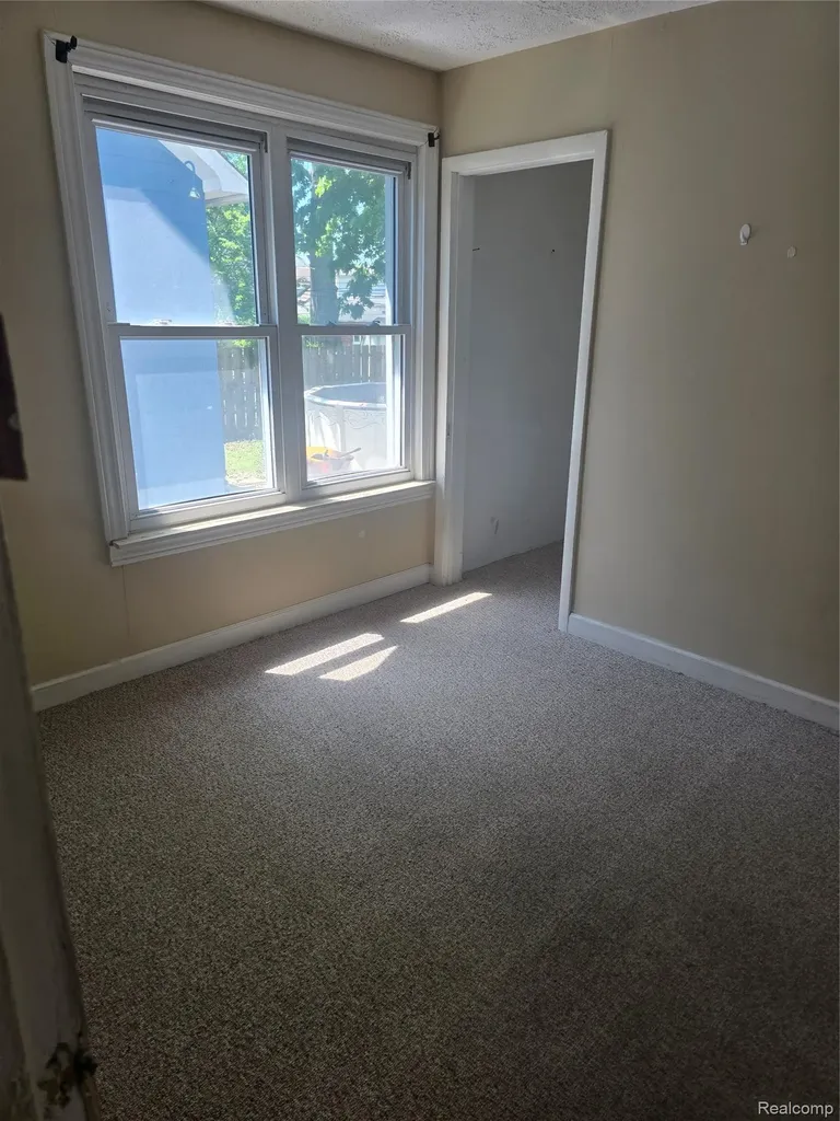 4128 Huron Dearborn Heights City MI 48125