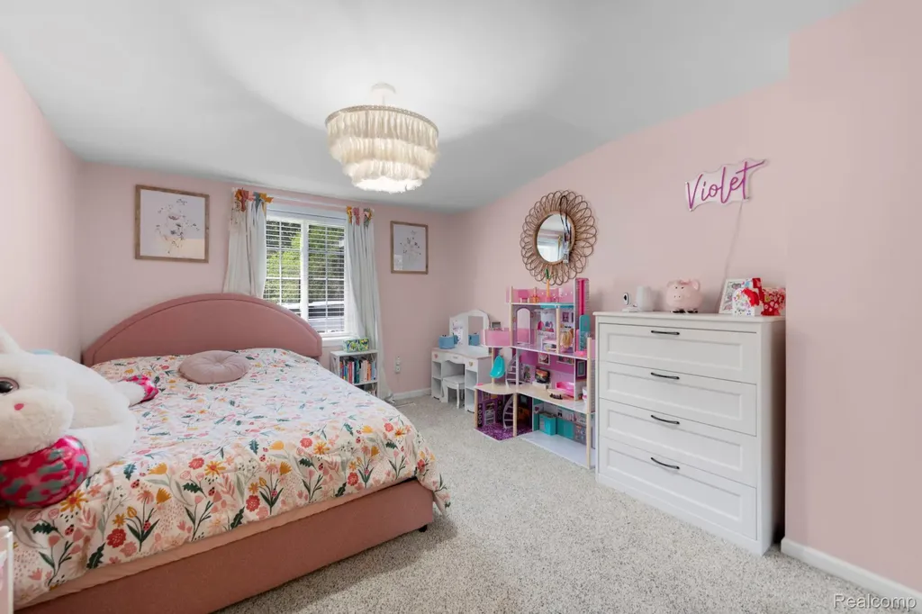 1570 Tamson Street West Bloomfield Charter Township MI 48324