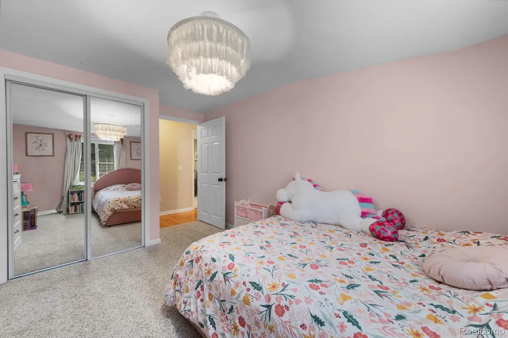 1570 Tamson Street West Bloomfield Charter Township MI 48324