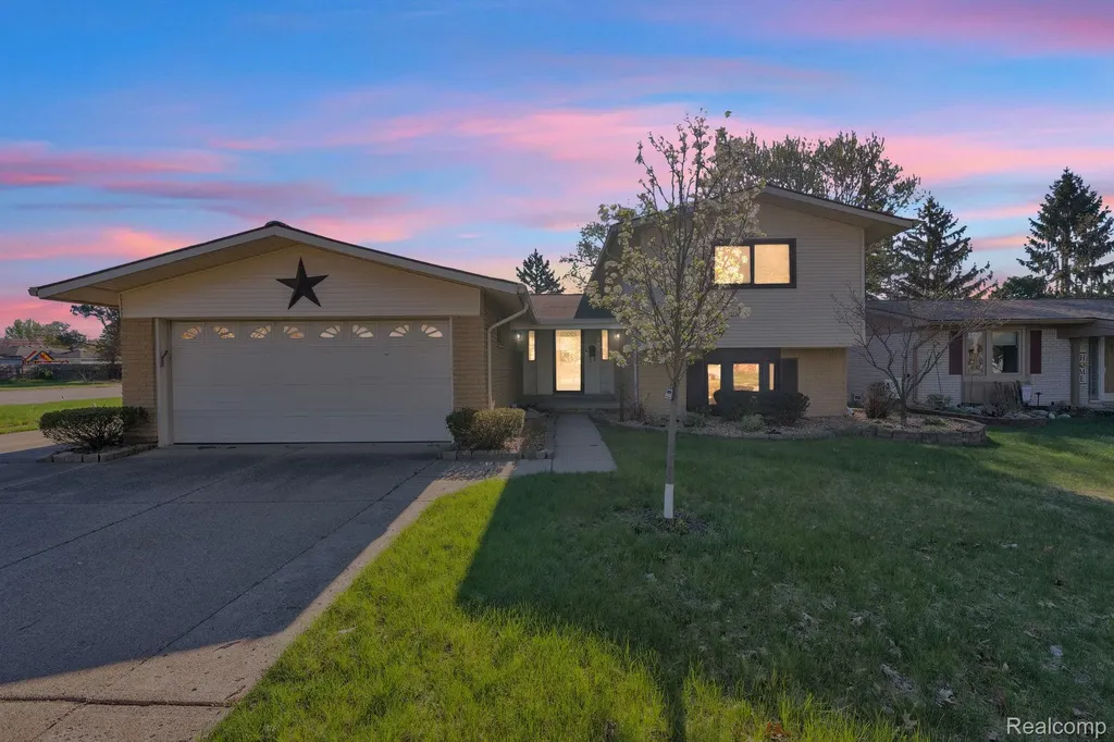 9498 Bassett Street Livonia City MI 48150