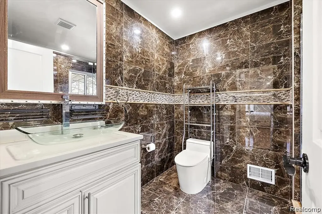 34765 Northland Drive Livonia City MI 48152