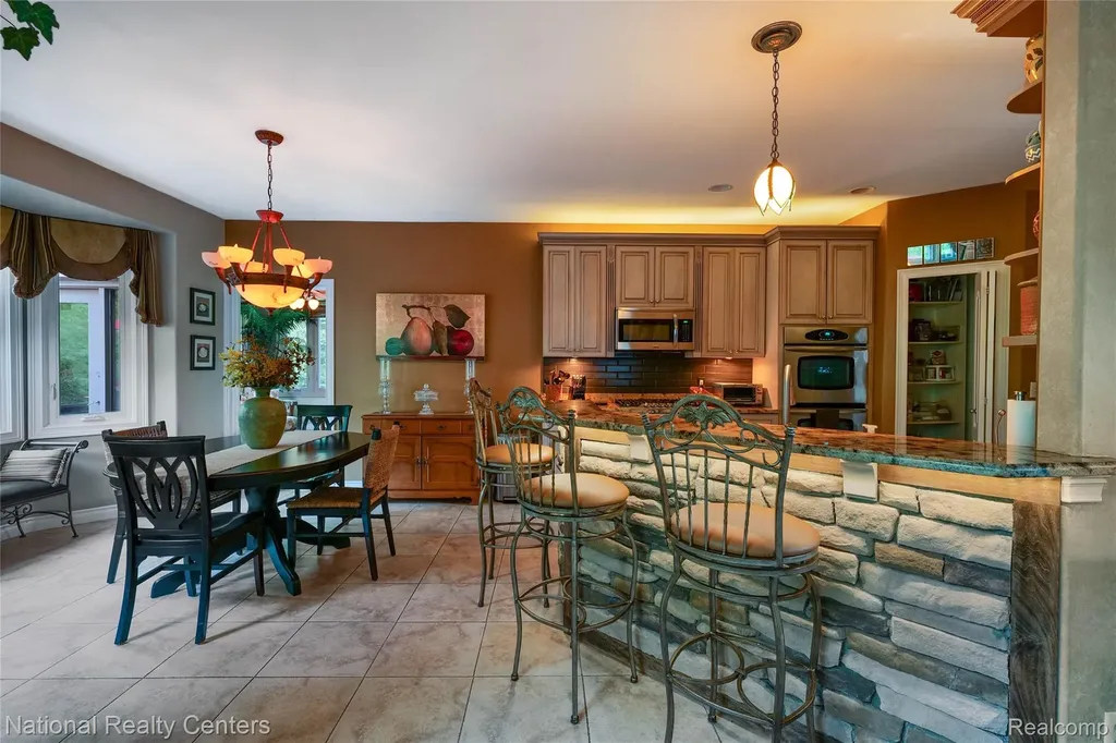 32407 Maria Court Livonia City MI 48152