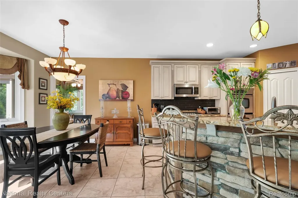 32407 Maria Court Livonia City MI 48152