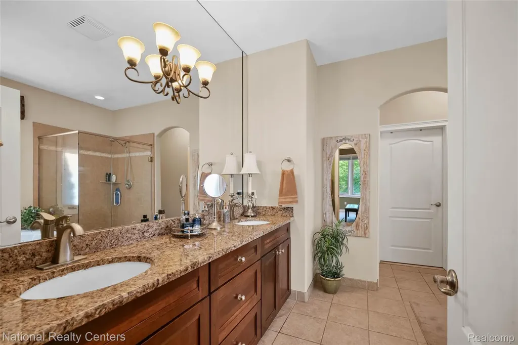 32407 Maria Court Livonia City MI 48152