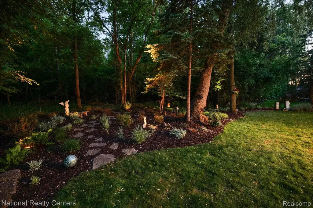 32407 Maria Court Livonia City MI 48152