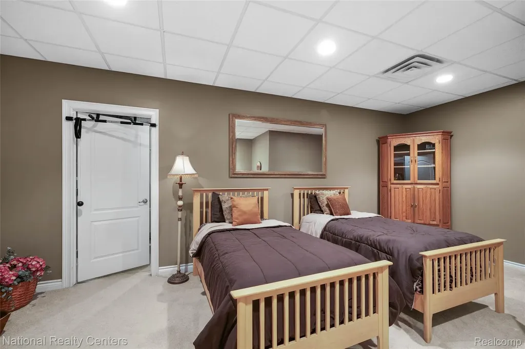 32407 Maria Court Livonia City MI 48152