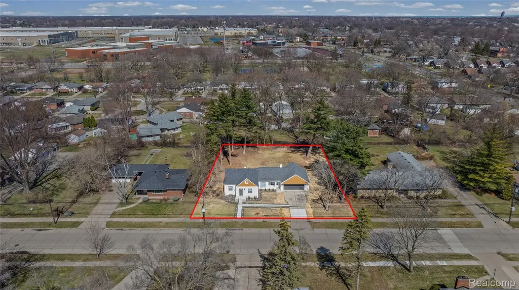 19133 Huntington Avenue Harper Woods City MI 48225