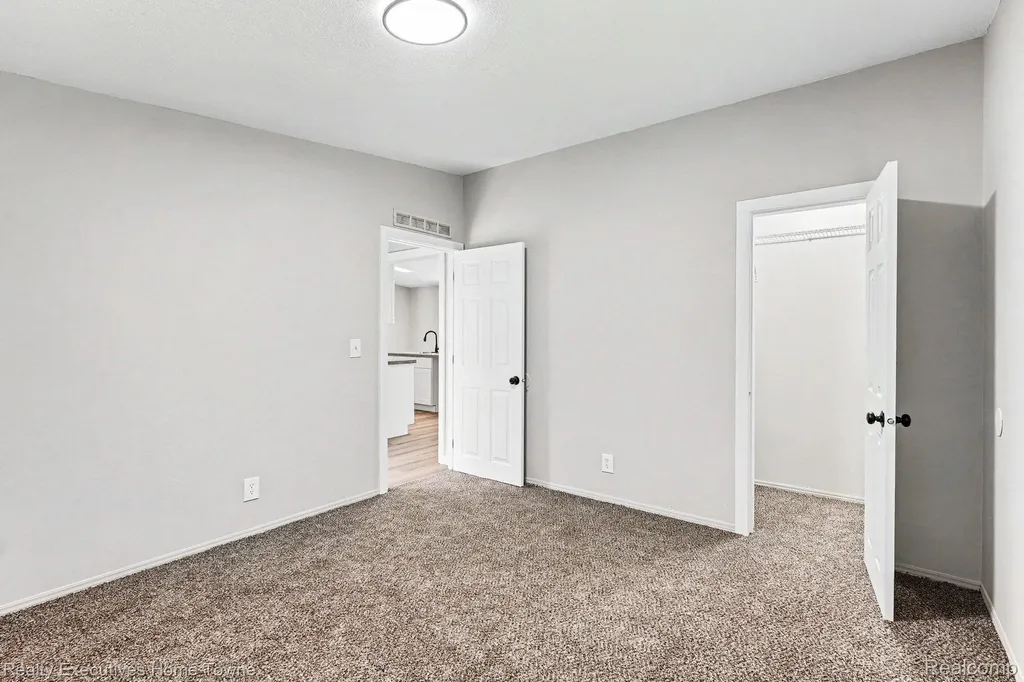 45822 Bonaventure Drive Macomb Township MI 48044