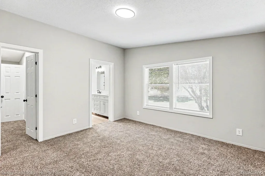 45822 Bonaventure Drive Macomb Township MI 48044
