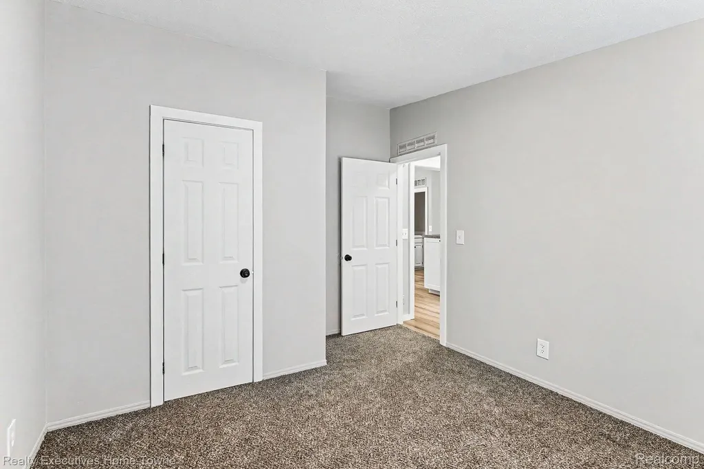 45822 Bonaventure Drive Macomb Township MI 48044