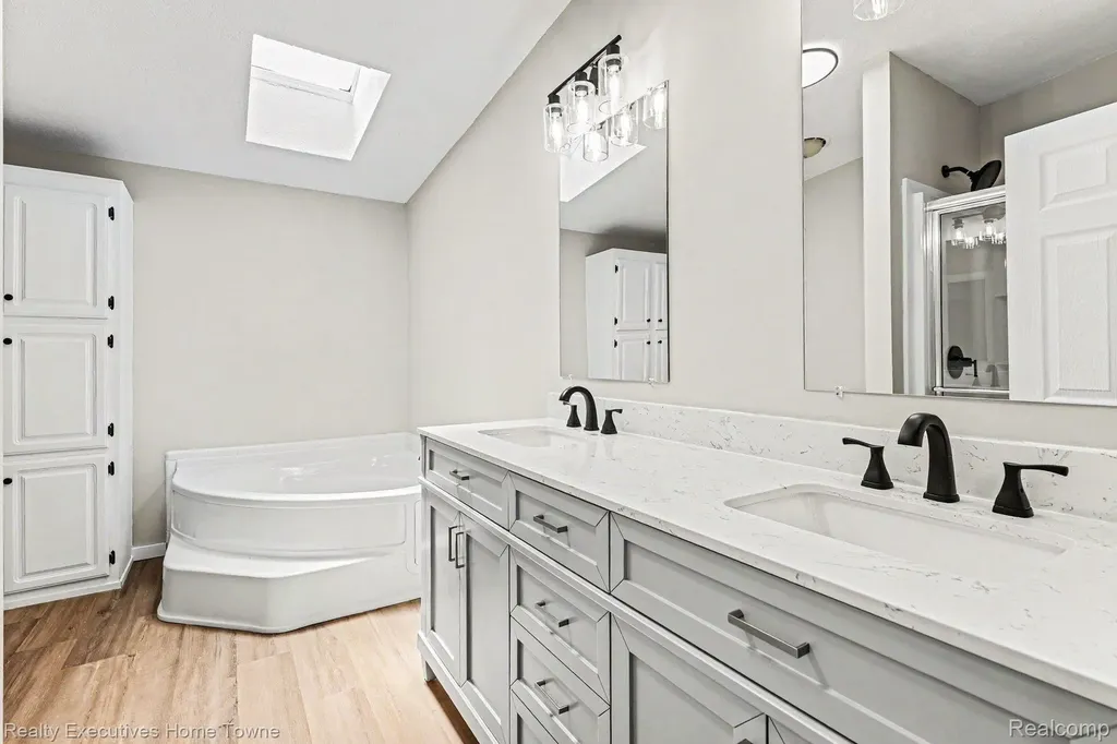 45822 Bonaventure Drive Macomb Township MI 48044