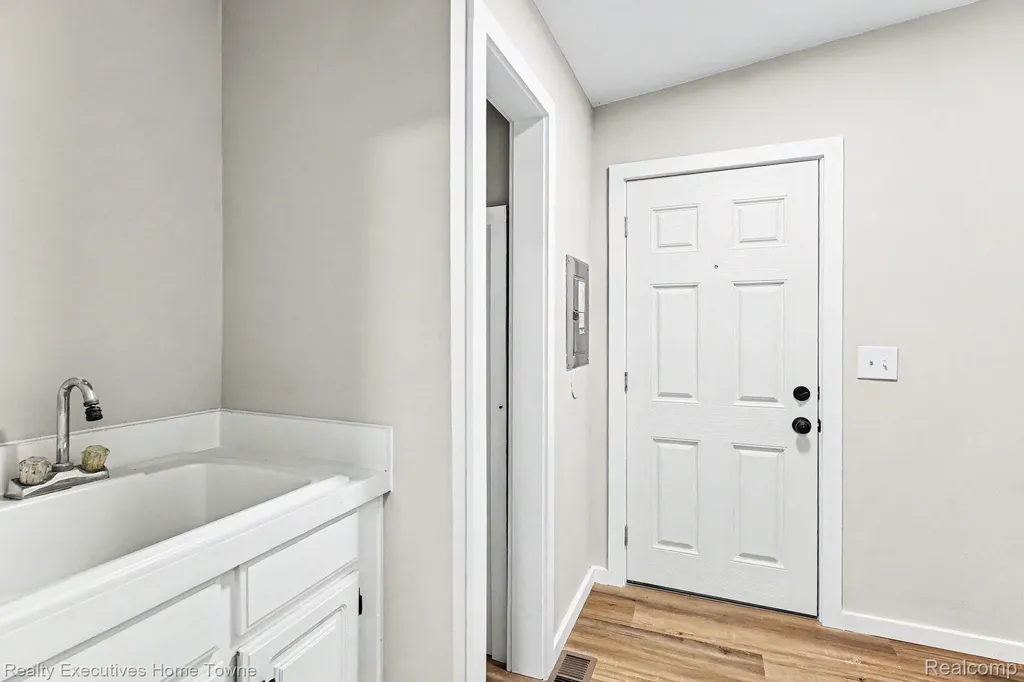 45822 Bonaventure Drive Macomb Township MI 48044
