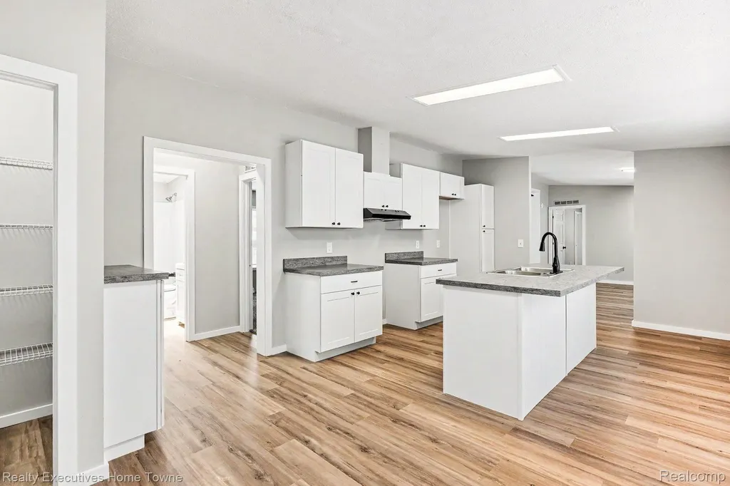 45822 Bonaventure Drive Macomb Township MI 48044