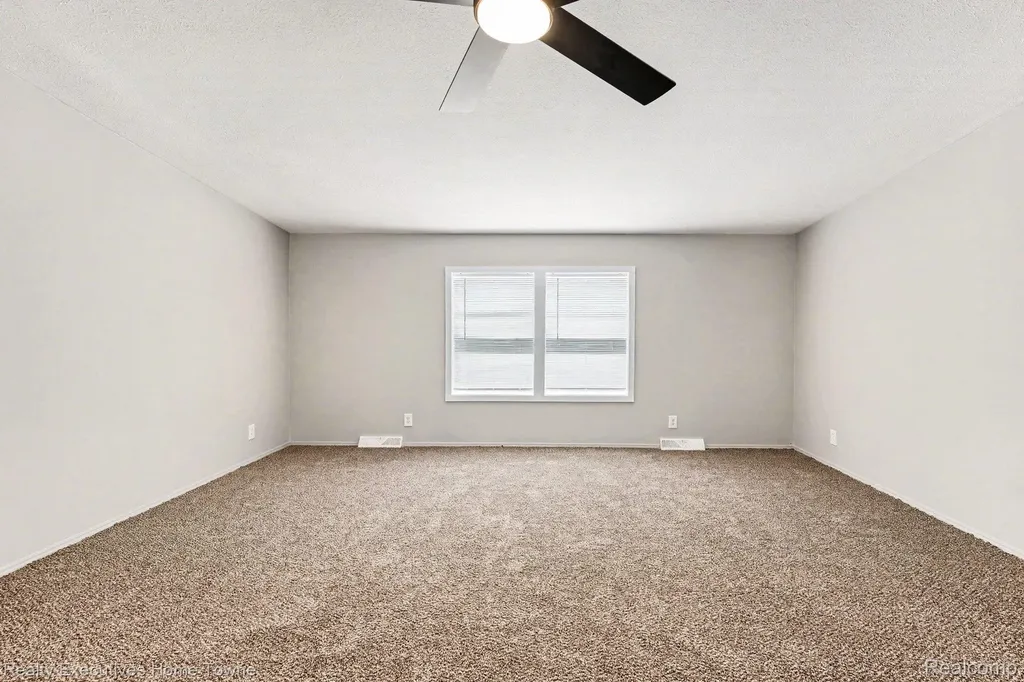 45822 Bonaventure Drive Macomb Township MI 48044