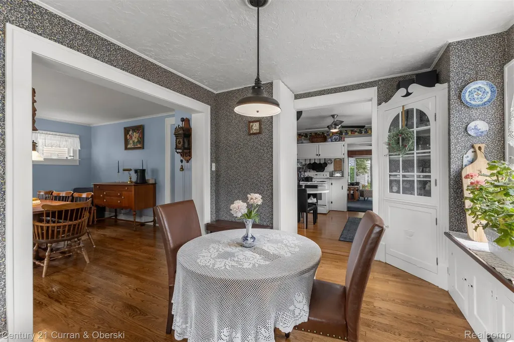 22529 Cherry Hill Street Dearborn City MI 48124