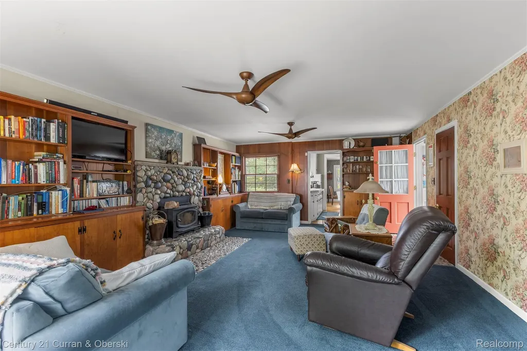 22529 Cherry Hill Street Dearborn City MI 48124