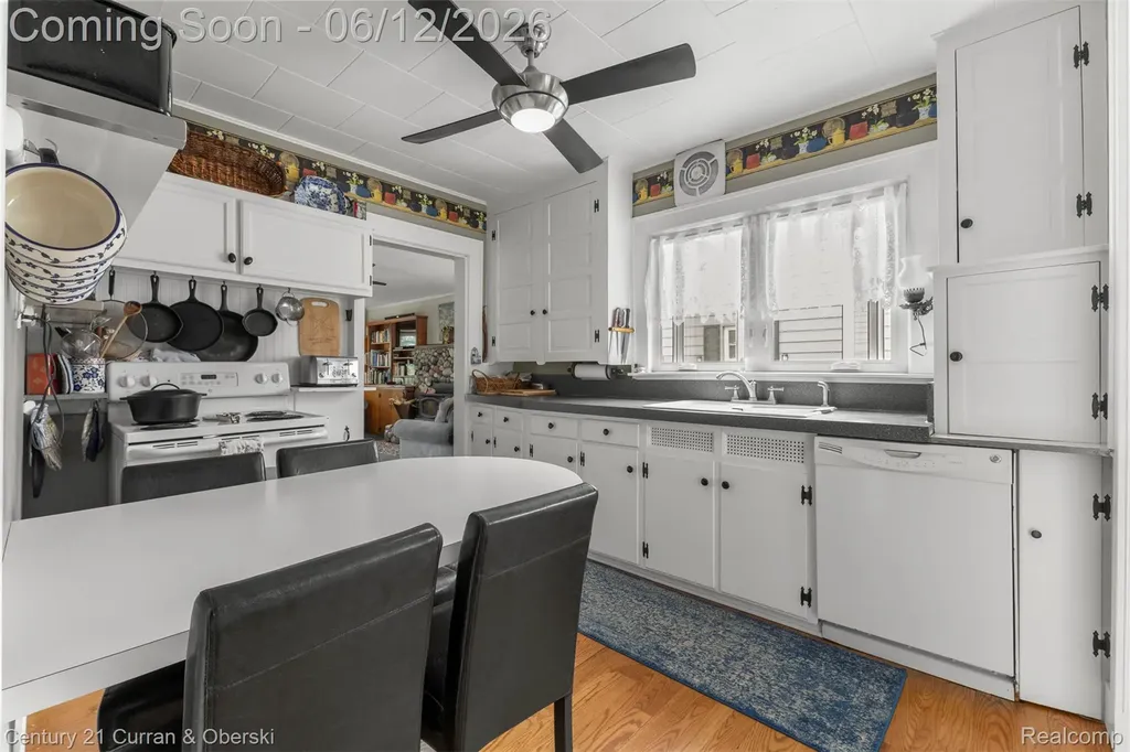 22529 Cherry Hill Street Dearborn City MI 48124