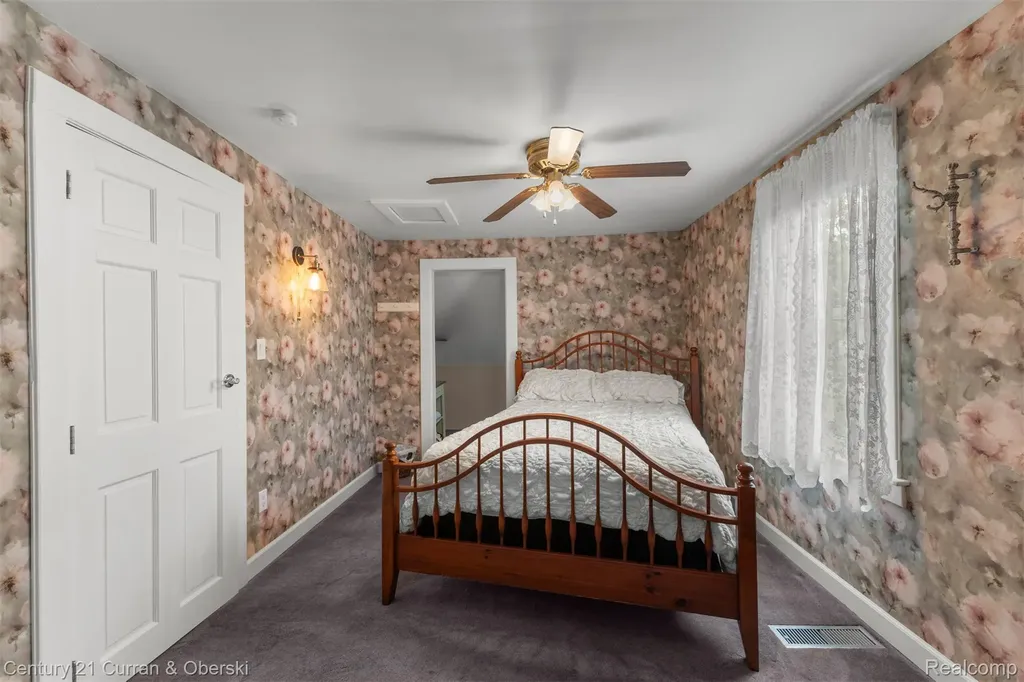 22529 Cherry Hill Street Dearborn City MI 48124