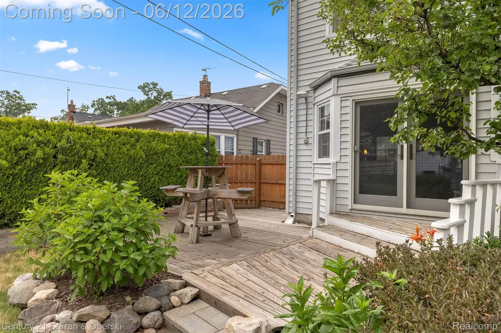 22529 Cherry Hill Street Dearborn City MI 48124